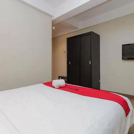 Reddoorz Plus At Riverside Malang Exterior foto