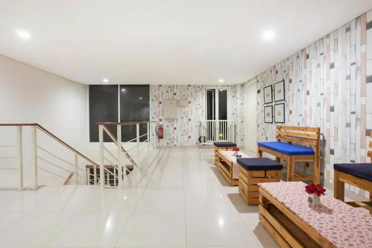 Reddoorz Plus At Riverside Malang Exterior foto